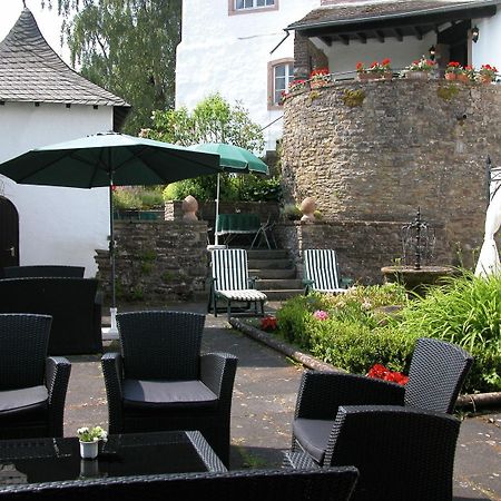 Burghaus & Villa Kronenburg 크로넨버그 외부 사진